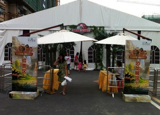 雅居樂城南源著恐龍奇妙夜重返侏羅紀